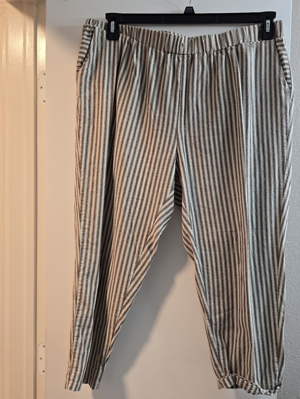 615 Women’s Straight-Leg Striped Pants in Beige and Brown. Cuffed / Uncuffed